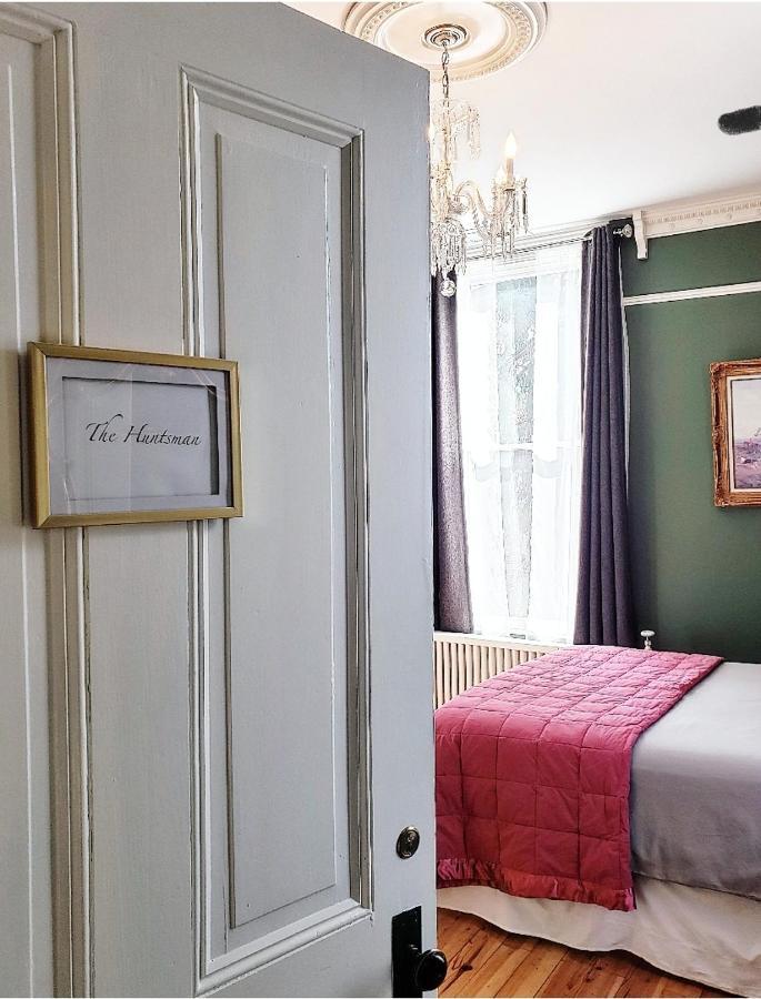 Bed & Breakfast South Court 3*
